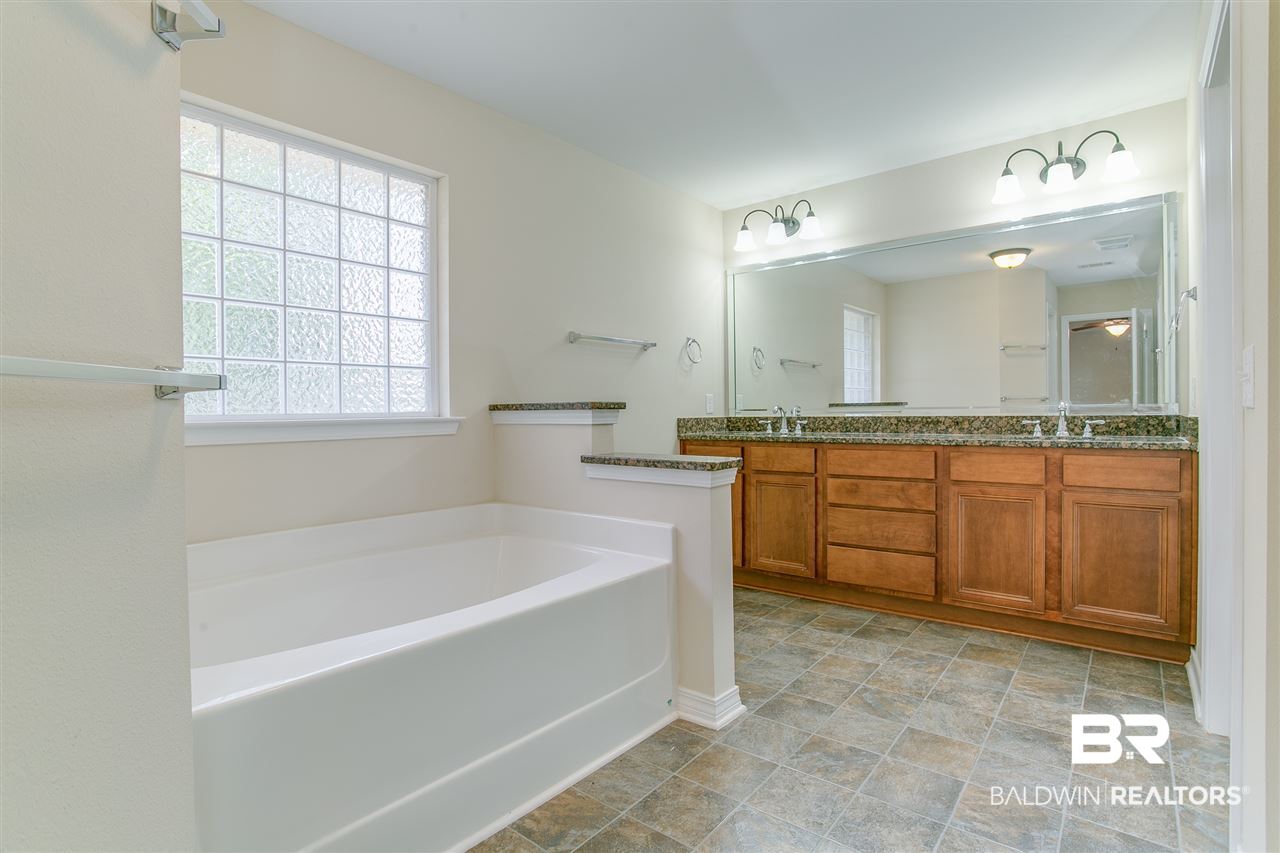 19866 Pitkin Drive Foley, AL 36535 - Photo 10 of 19 Master bath