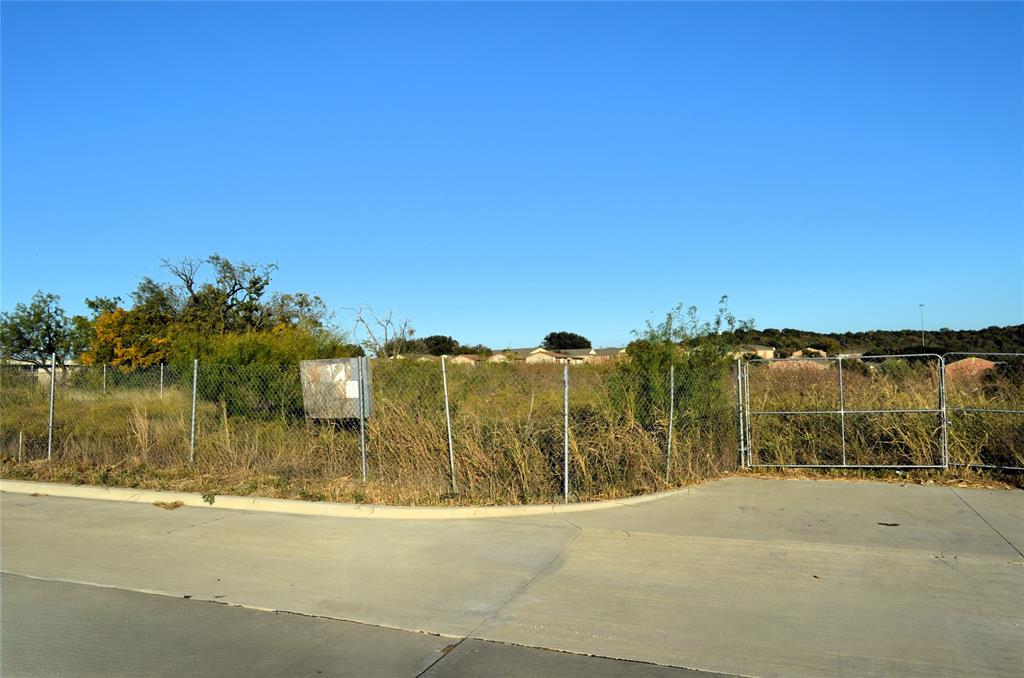 6111 Sportsmans Parkway Dallas, TX 75211 - Photo 2 of 6 a view of a ocean view