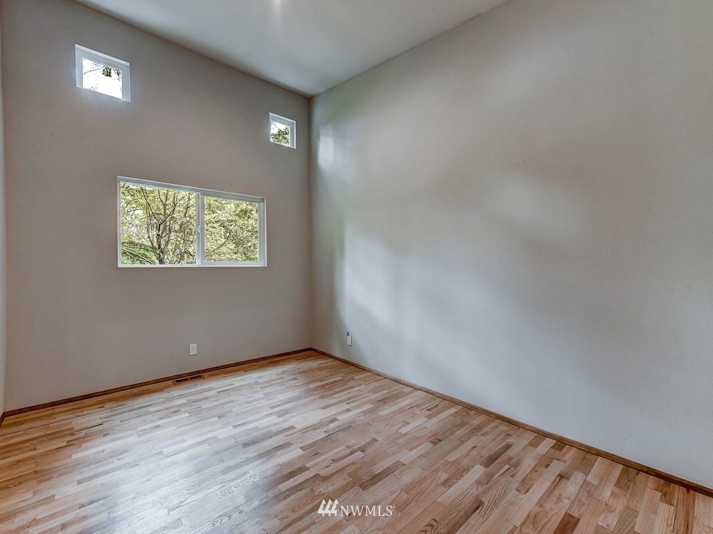 16514 Tiger Mountain Road Southeast Issaquah, WA 98027 - Photo 11 of 17 Gallery Image 11
