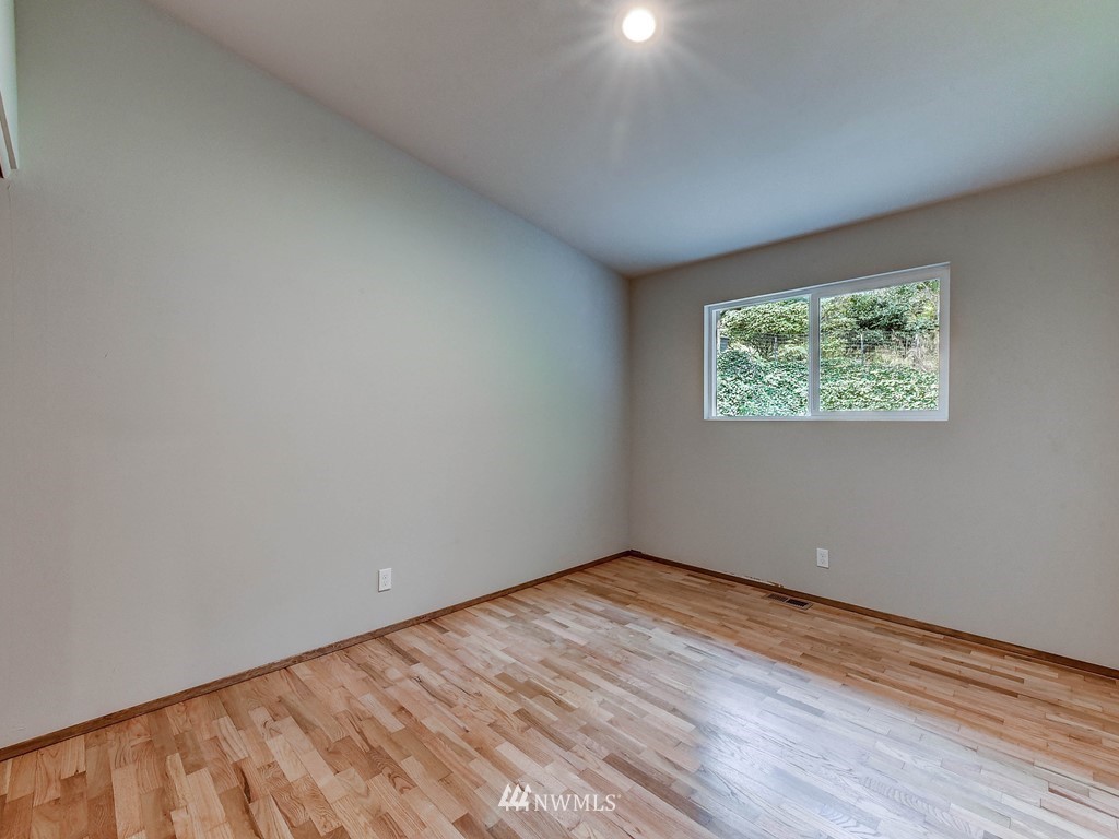 16514 Tiger Mountain Road Southeast Issaquah, WA 98027 - Photo 12 of 17 Gallery Image 12