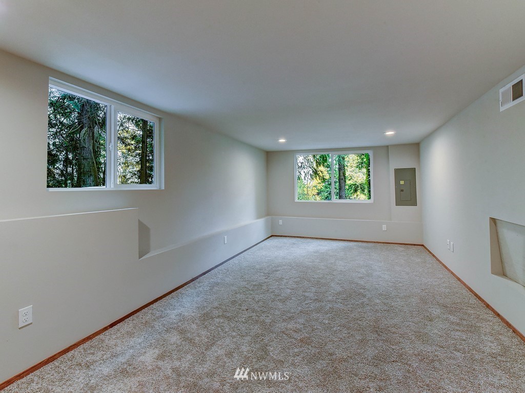 16514 Tiger Mountain Road Southeast Issaquah, WA 98027 - Photo 13 of 17 Gallery Image 13
