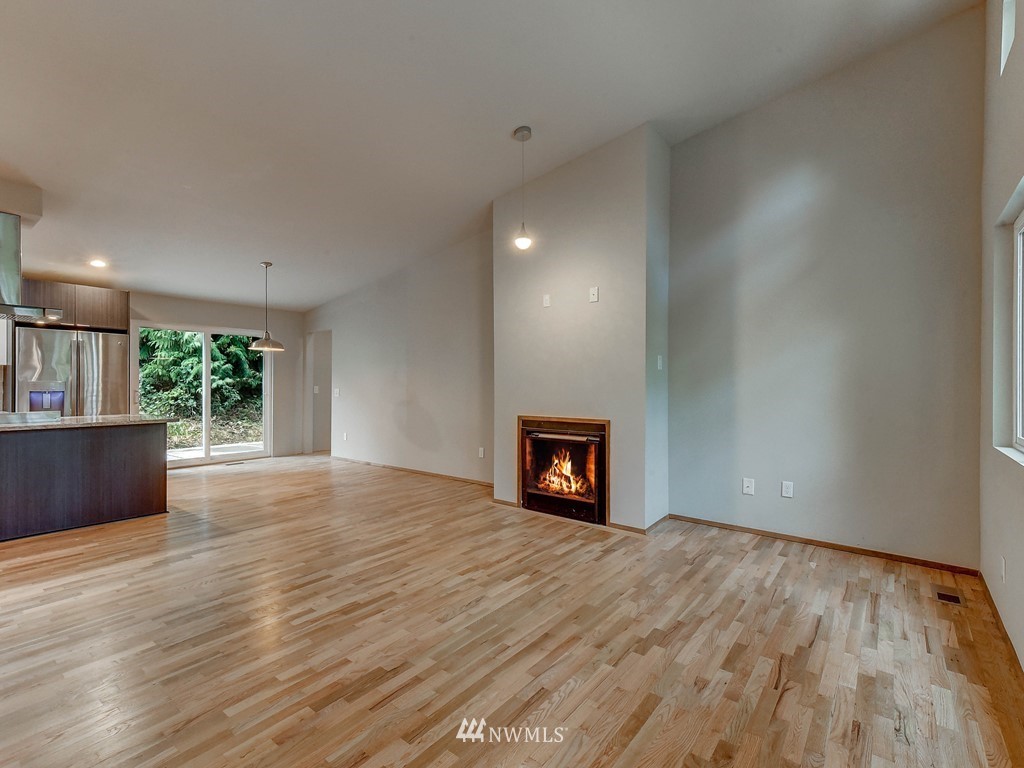 16514 Tiger Mountain Road Southeast Issaquah, WA 98027 - Photo 3 of 17 Gallery Image 3