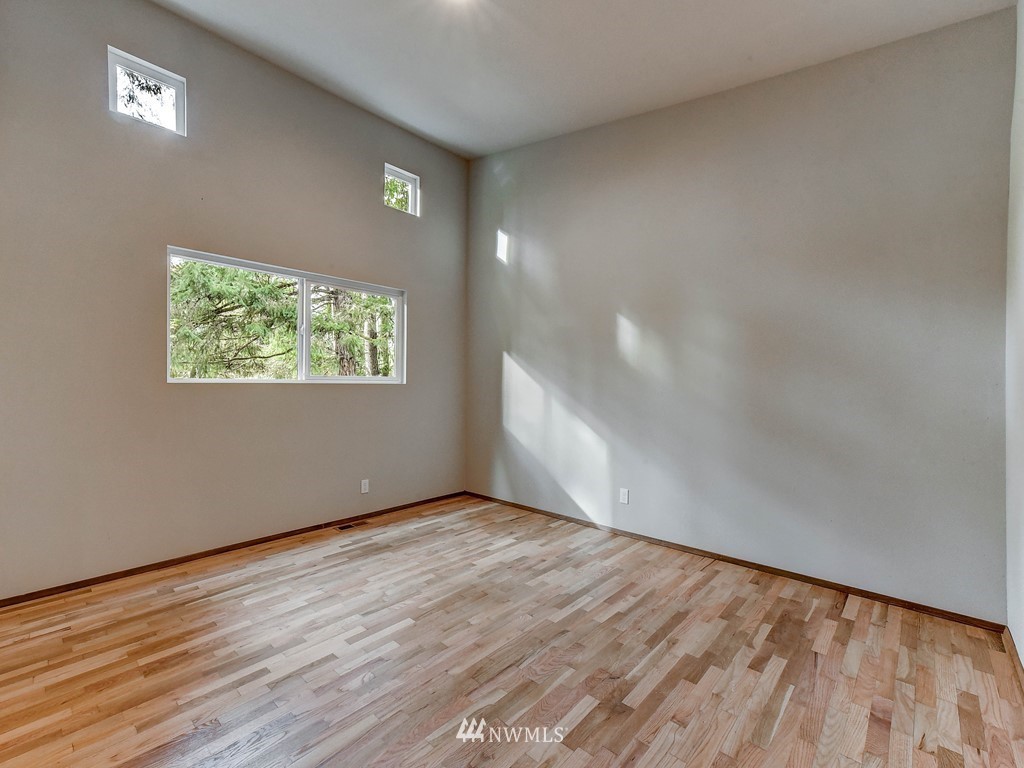 16514 Tiger Mountain Road Southeast Issaquah, WA 98027 - Photo 9 of 17 Gallery Image 9