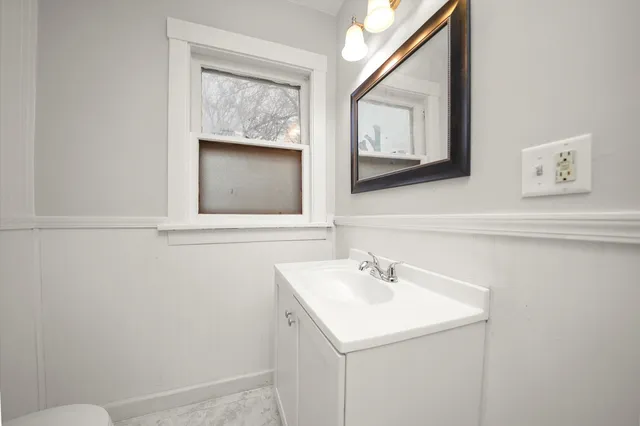 $215,000 | 281 Gifford Place, Elgin, IL 60120