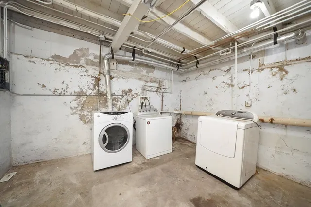 $215,000 | 281 Gifford Place, Elgin, IL 60120