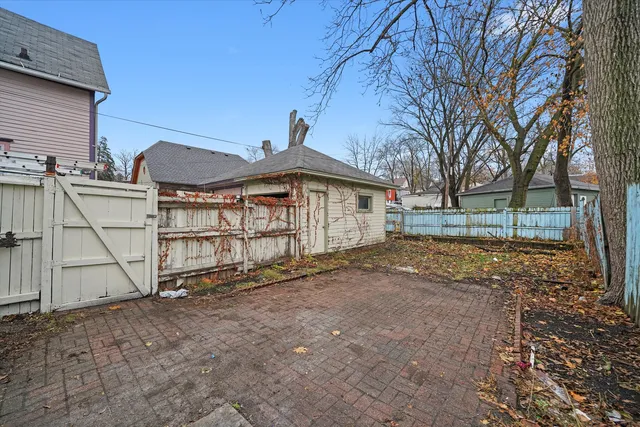 $215,000 | 281 Gifford Place, Elgin, IL 60120