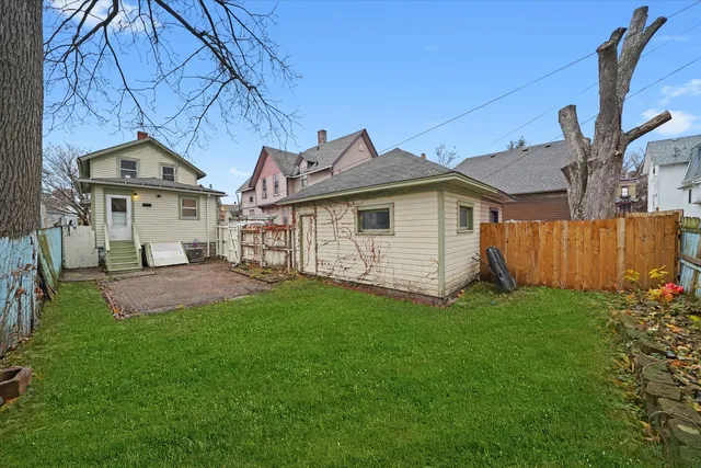 $215,000 | 281 Gifford Place, Elgin, IL 60120