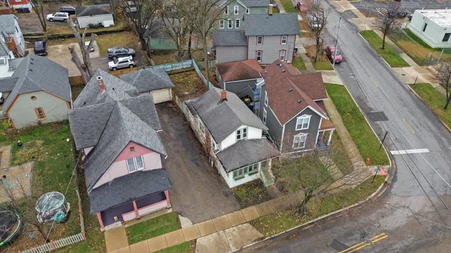 $215,000 | 281 Gifford Place, Elgin, IL 60120