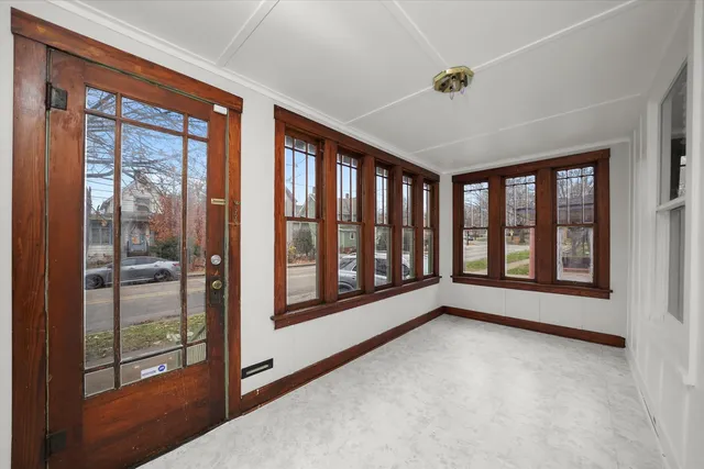 $215,000 | 281 Gifford Place, Elgin, IL 60120