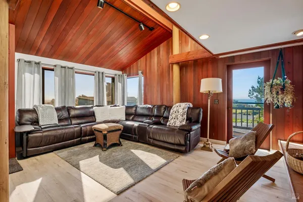 $1,695,000 | 32591 Ocean Meadows Circle, Fort Bragg, CA 95437