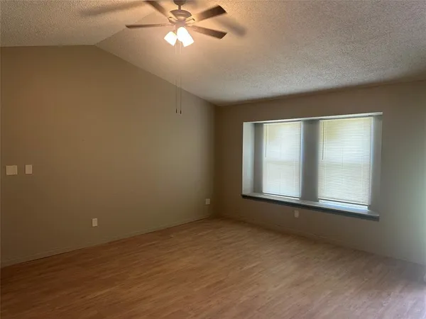 $305,000 | 101 Seminole Street, Tye, TX 79563