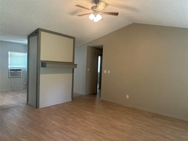 $305,000 | 101 Seminole Street, Tye, TX 79563