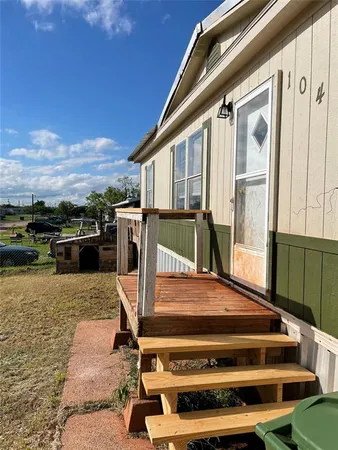 $305,000 | 101 Seminole Street, Tye, TX 79563