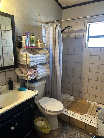 $305,000 | 101 Seminole Street, Tye, TX 79563