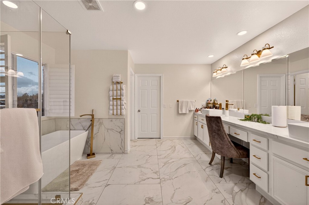 17388 Hawkwood Drive Riverside, CA 92503 - Photo 5 of 47