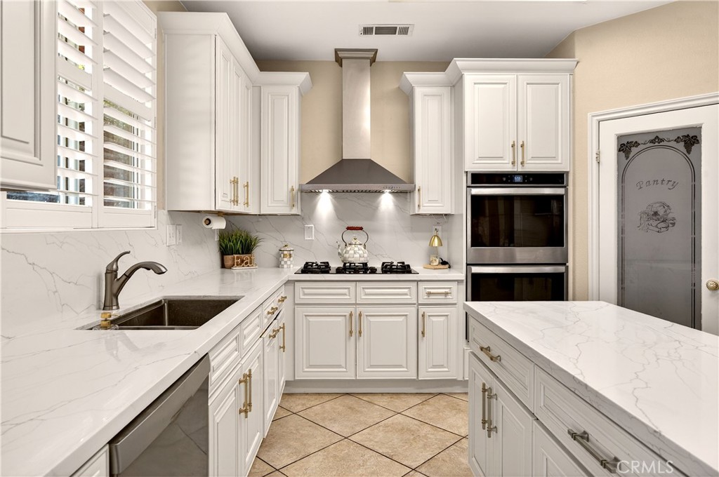 17388 Hawkwood Drive Riverside, CA 92503 - Photo 6 of 47