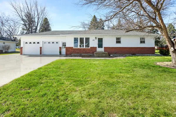 $314,900 | 275 Crescent Drive, Breckenridge, MN 56520