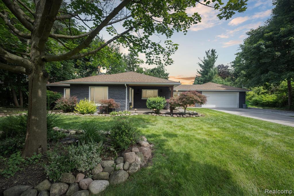 105 George Street Milford, MI 48381 - Photo 1 of 48