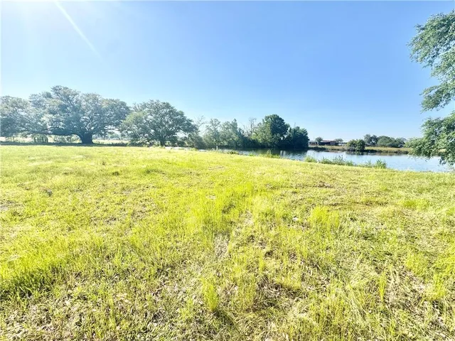$350,000 | 30890 Highway 1064, Tickfaw, LA 70466