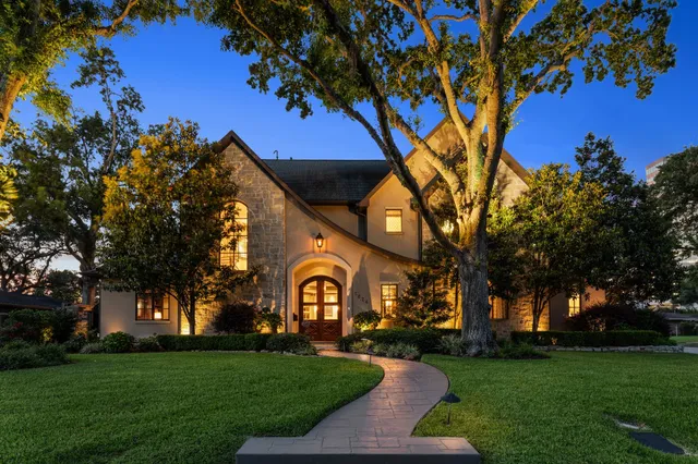 a view of a volley ball court