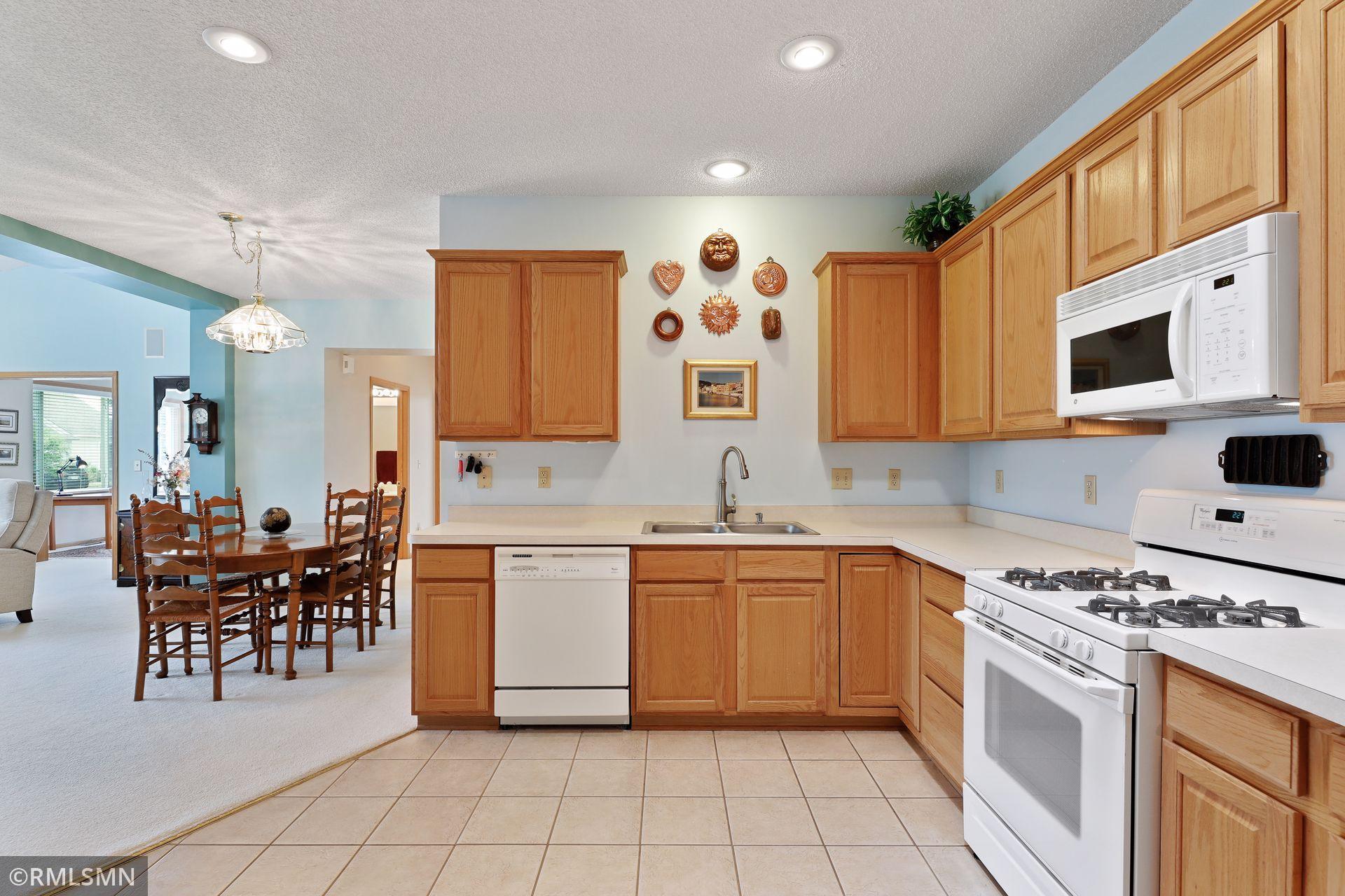 5933 Prairie Ridge Drive Shoreview, MN 55126 - Photo 13 of 27 Gallery Image 13