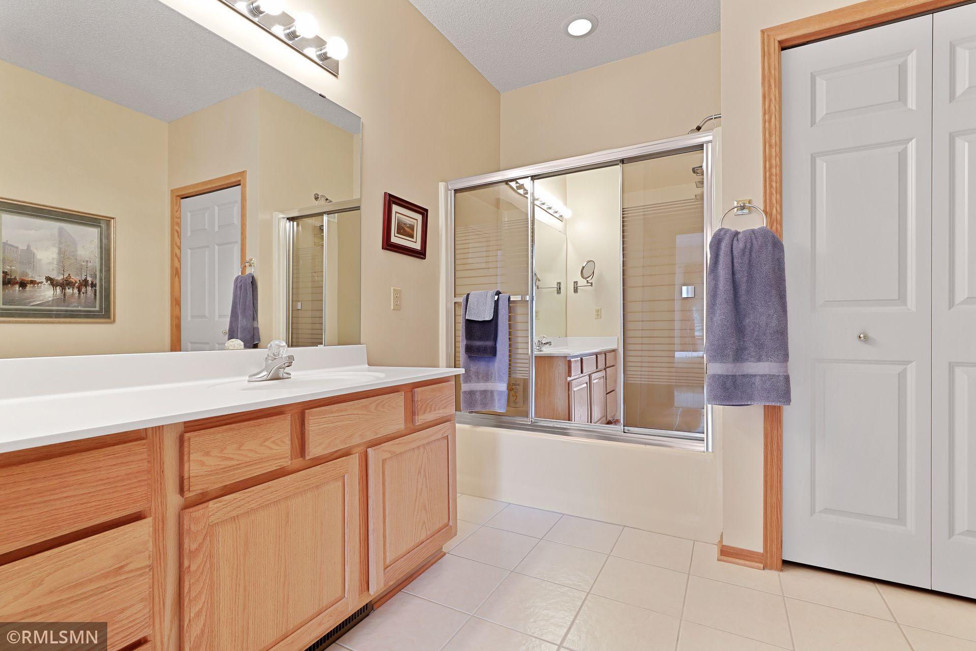 5933 Prairie Ridge Drive Shoreview, MN 55126 - Photo 20 of 27 Gallery Image 20