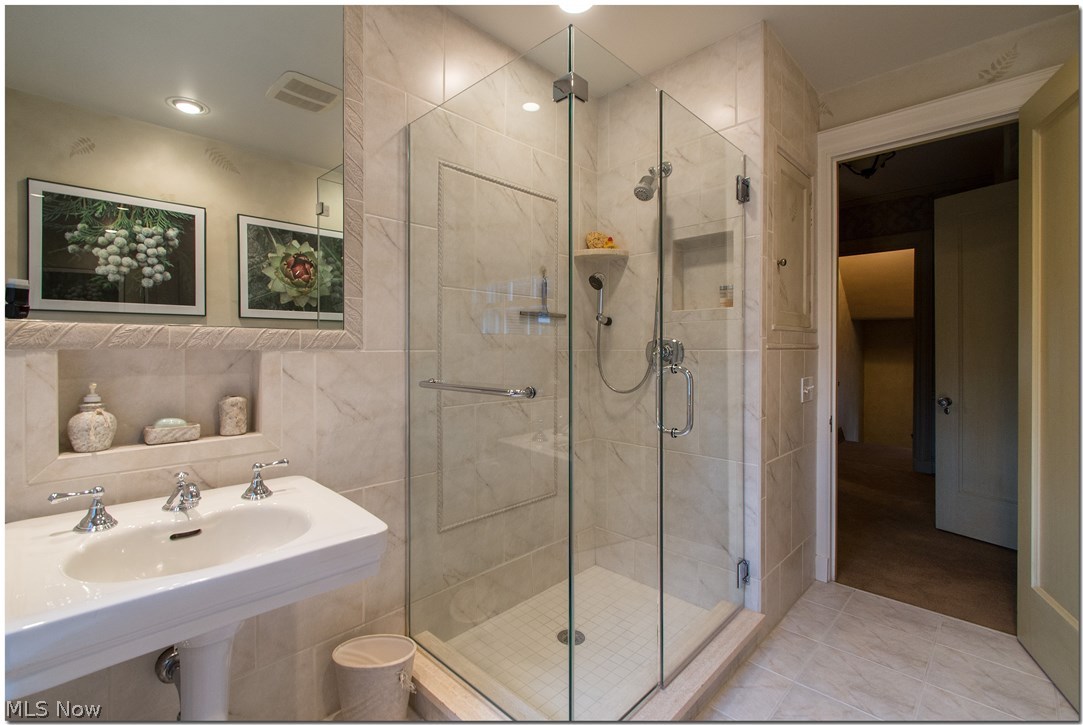 2077 Kent Road Cleveland, OH 44106 - Photo 20 of 33 Gallery Image 20