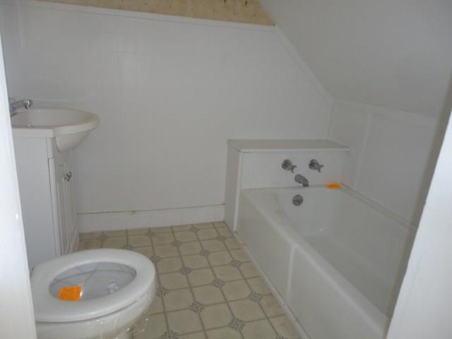 12 Summerhaven Road Manchester, ME 04351 - Photo 12 of 28 MASTER BATH