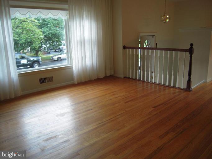 3501 Olympic Street Silver Spring, MD 20906 - Photo 6 of 23 Living Room