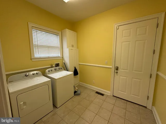 a view of utility room with washer and dryer