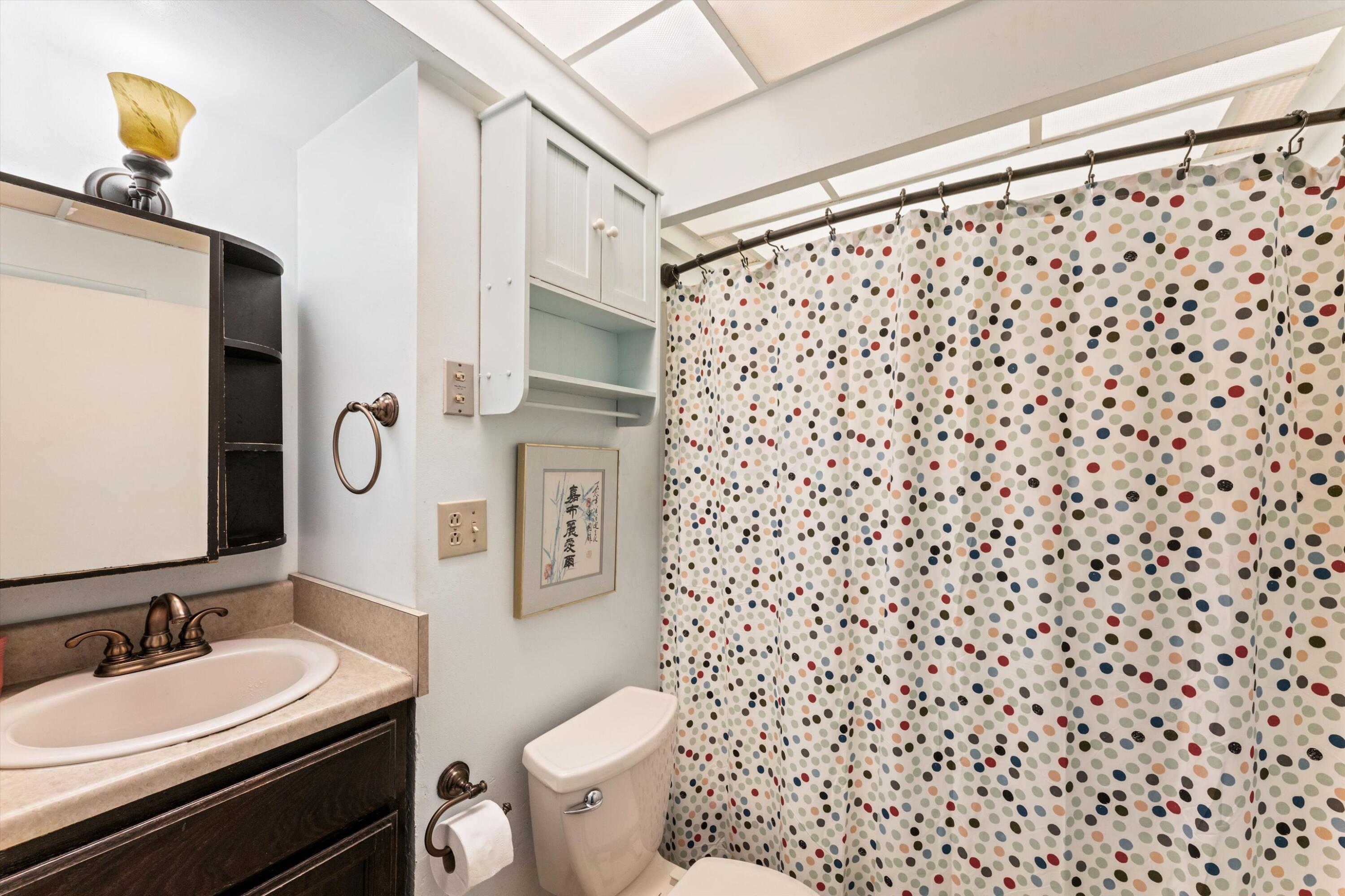 3191 Minerva Lake Road Columbus, OH 43231 - Photo 26 of 42 Bathroom