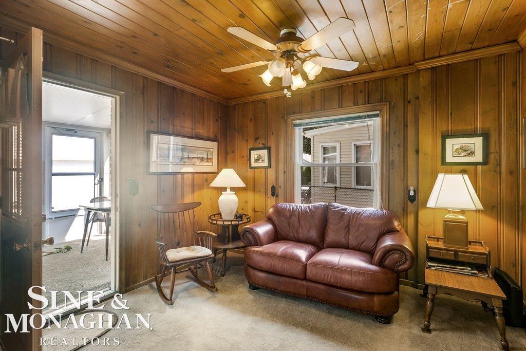 1854 Severn Road Grosse Pointe, MI 48236 - Photo 12 of 36 50109130-15.JPG