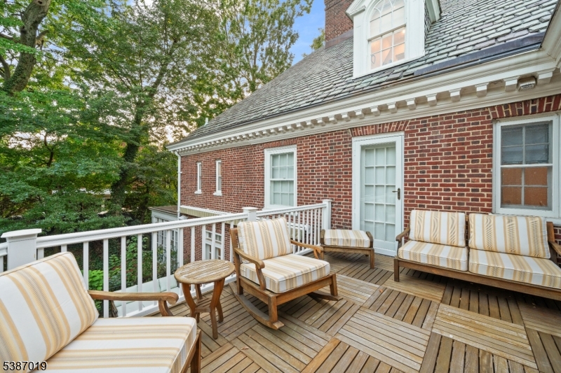 655 Lake Street Newark, NJ 07104 - Photo 38 of 49 a view of a patio on the deck
