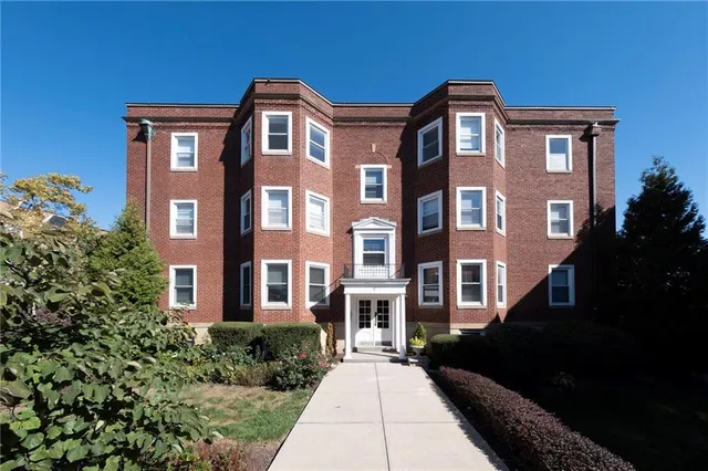 $189,900 | 721 Roselawn Avenue, Unit C5, Pittsburgh, PA 15228