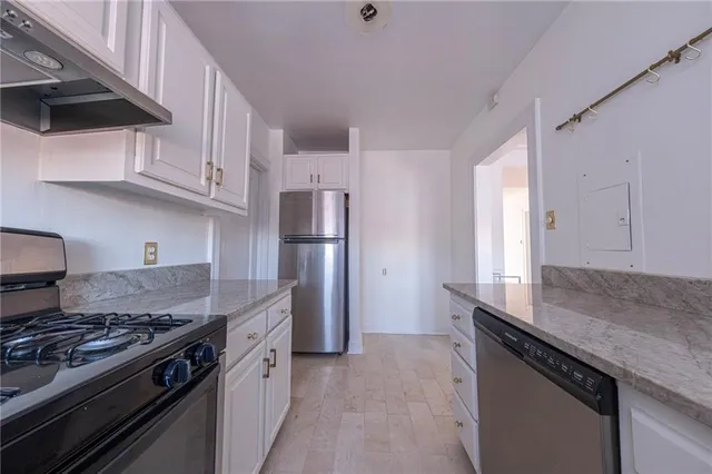 $189,900 | 721 Roselawn Avenue, Unit C5, Pittsburgh, PA 15228