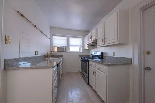 $189,900 | 721 Roselawn Avenue, Unit C5, Pittsburgh, PA 15228