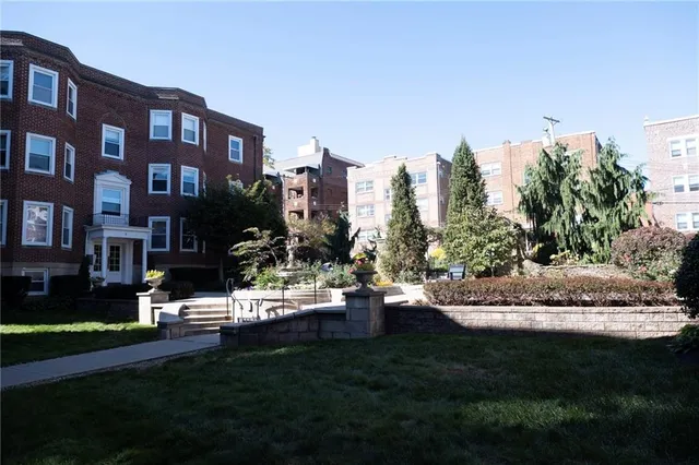 $189,900 | 721 Roselawn Avenue, Unit C5, Pittsburgh, PA 15228