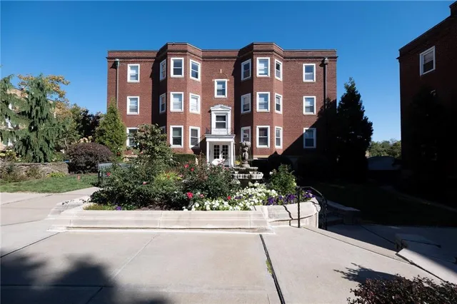 $189,900 | 721 Roselawn Avenue, Unit C5, Pittsburgh, PA 15228