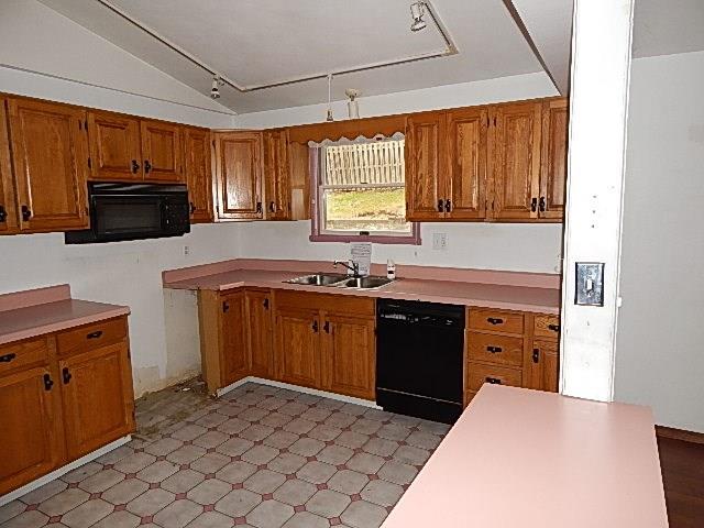 1916 Beulah Road Churchill, PA 15235 - Photo 5 of 19 Gallery Image 5