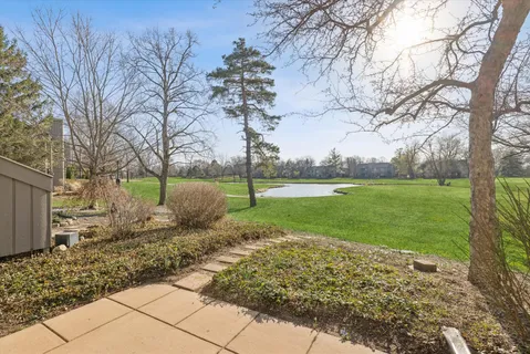 $449,900 | 404 Shoreline Road, Unit 298, Lake Barrington, IL 60010