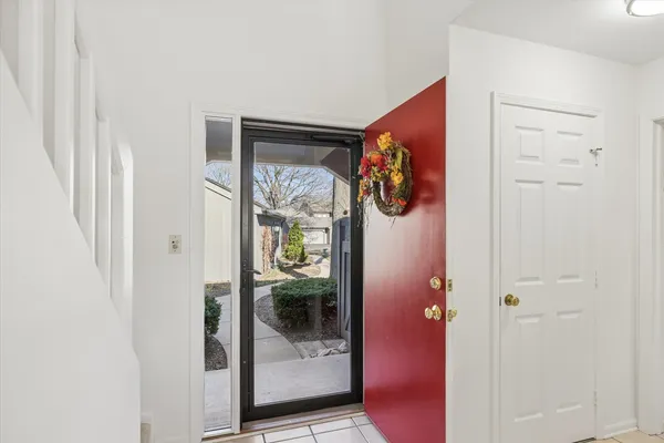 $449,900 | 404 Shoreline Road, Unit 298, Lake Barrington, IL 60010