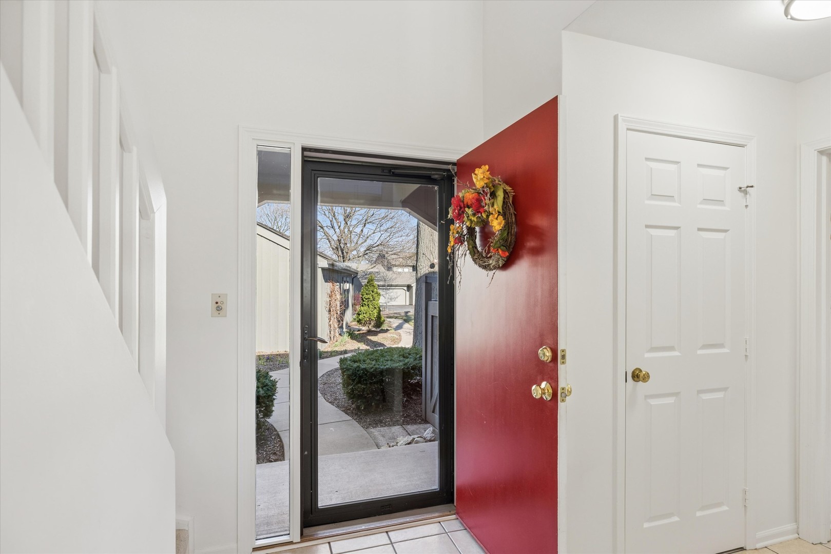 404 Shoreline Road, Unit 298 Lake Barrington, IL 60010 - Photo 2 of 25