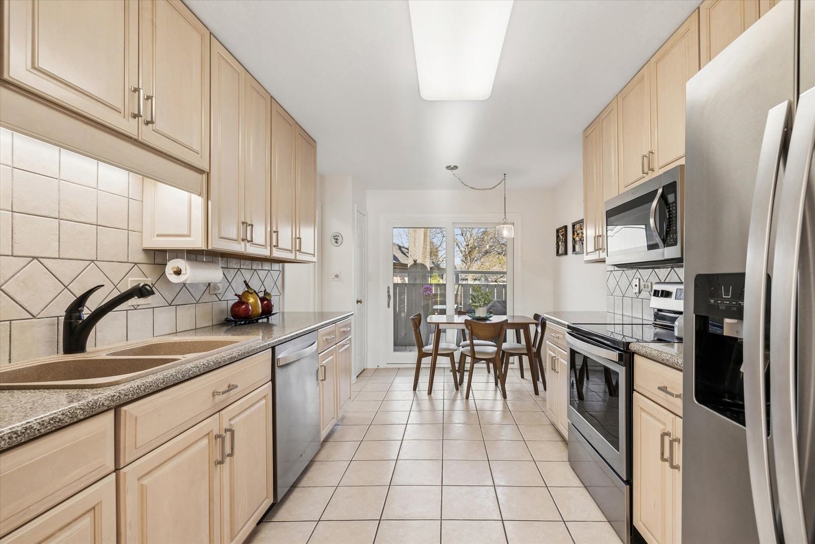 404 Shoreline Road, Unit 298 Lake Barrington, IL 60010 - Photo 4 of 25