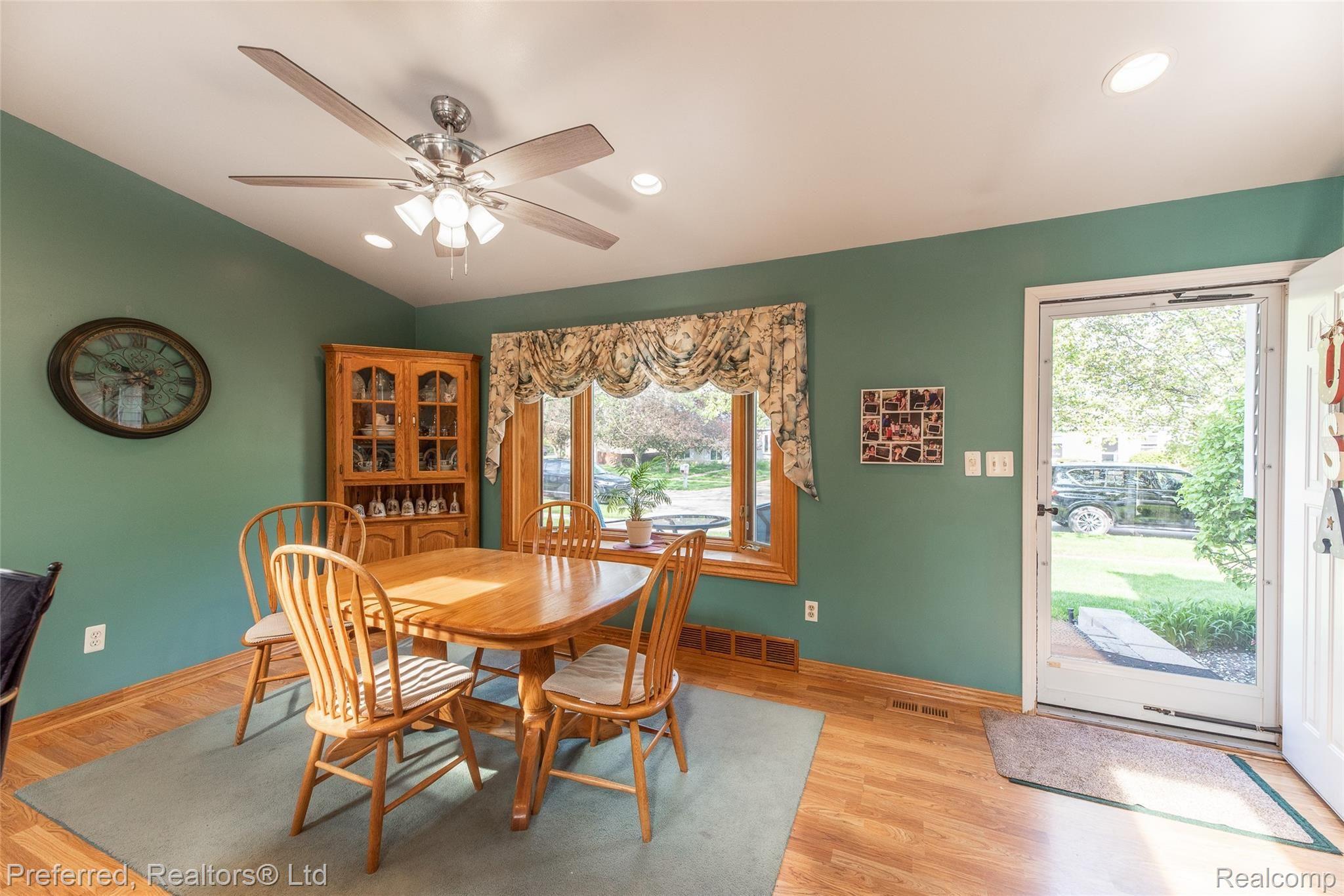 1627 Rustic Ridge Road Canton, MI 48188 - Photo 9 of 30 Dining area also can be used as main living room