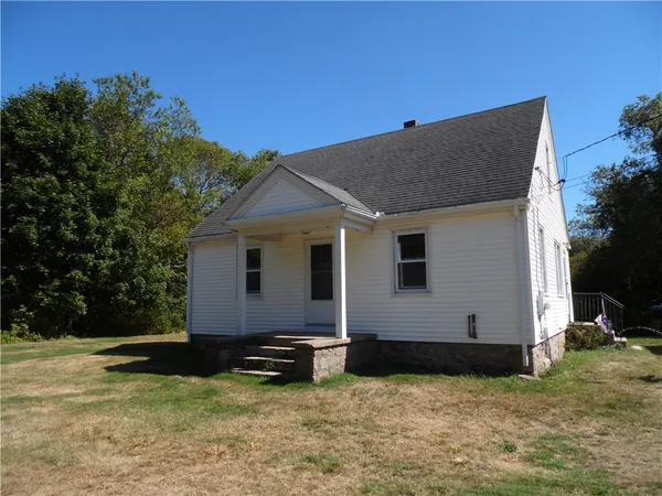 $2,800 | 182 Westerly Bradford Road, Westerly, RI 02891