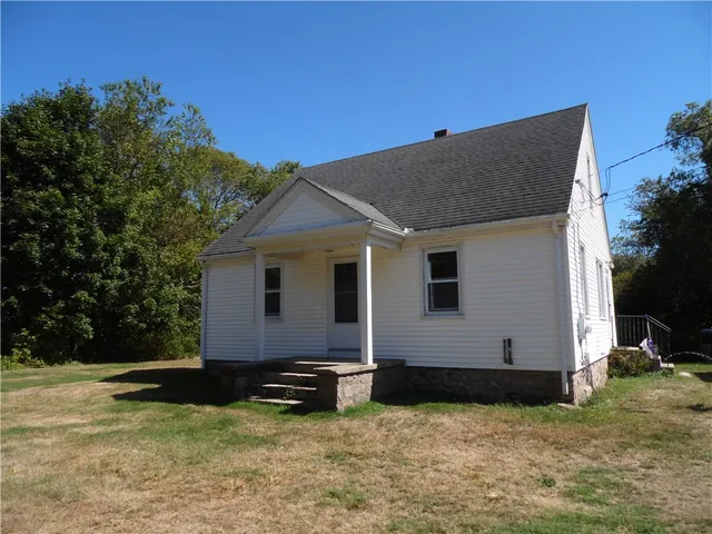 $2,800 | 182 Westerly Bradford Road, Westerly, RI 02891