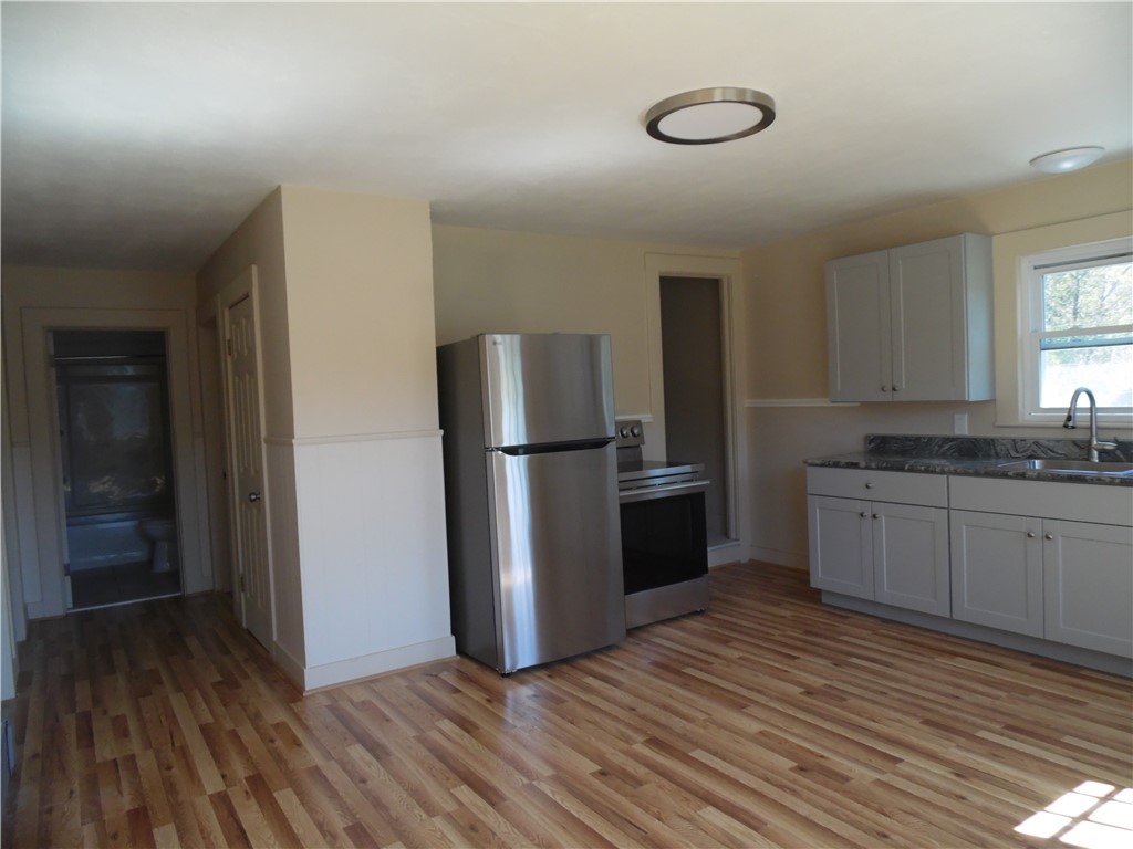 182 Westerly Bradford Road Westerly, RI 02891 - Photo 3 of 16