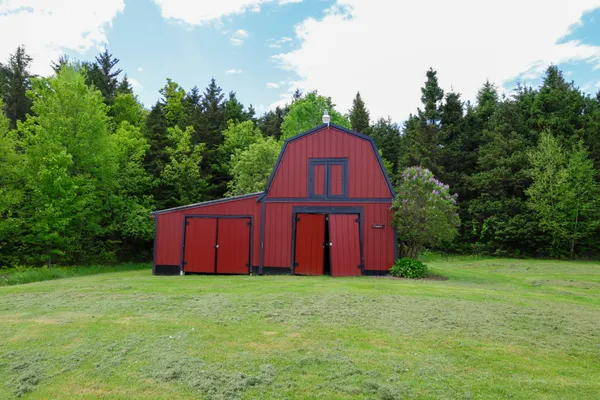 $499,999 | 856 Weeks Mills Road, New Sharon, ME 04955