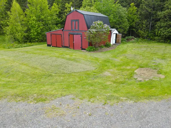 $499,999 | 856 Weeks Mills Road, New Sharon, ME 04955