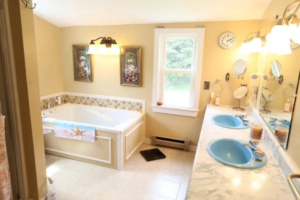 $499,999 | 856 Weeks Mills Road, New Sharon, ME 04955